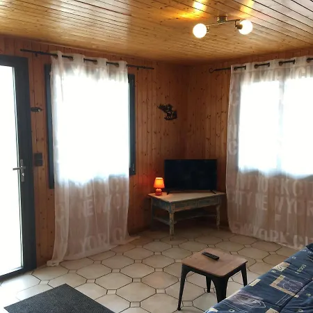 A Je Dt Apartment *